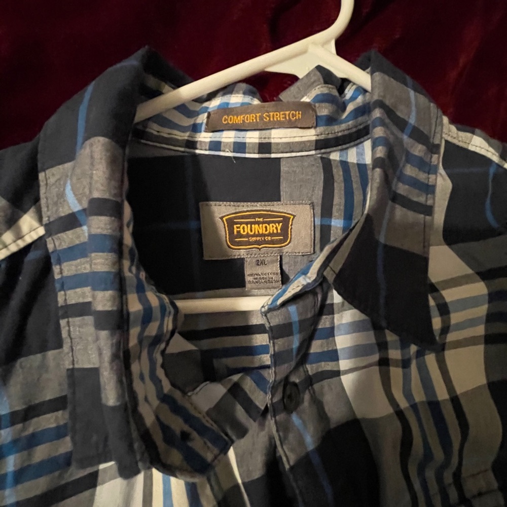Button up - Picture 3 of 3